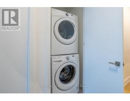 1013 - 111 St Clair Avenue W, Toronto, ON M4V1N5 Photo 33