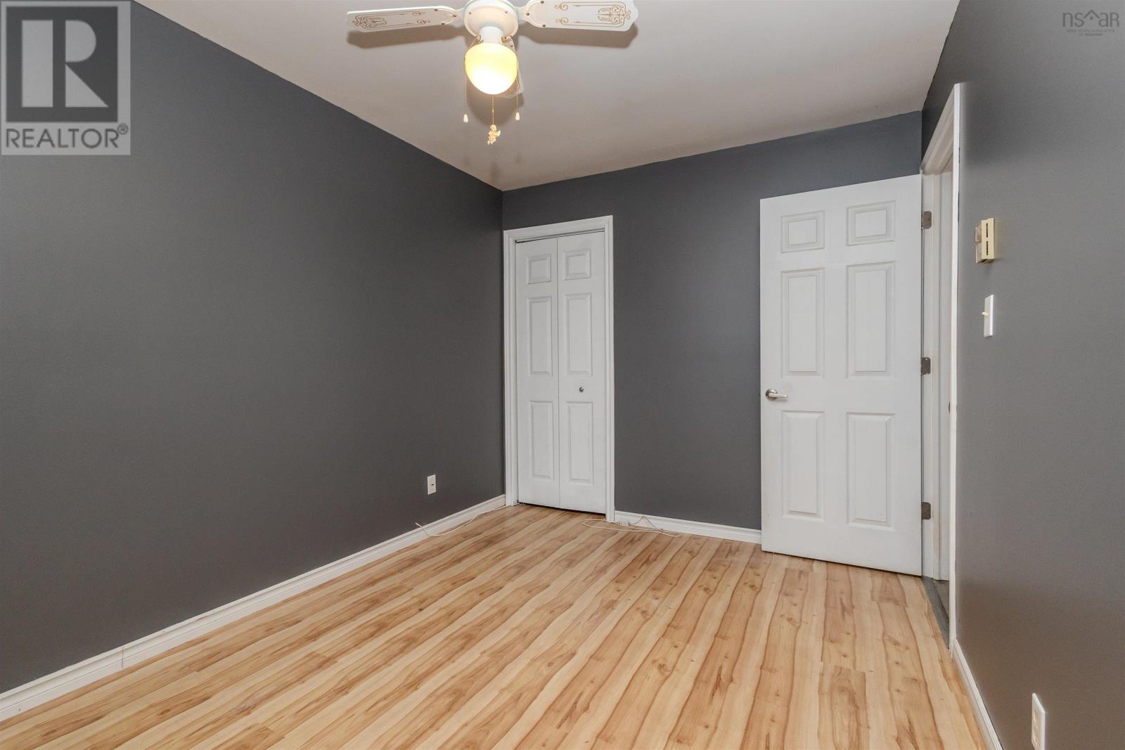 Property 22 of 34 of 10 Sheridan Drive