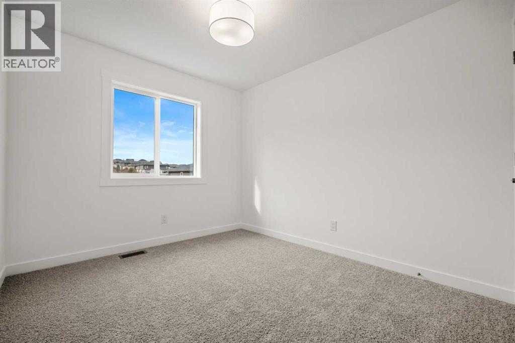 525 River Heights Drive, Cochrane