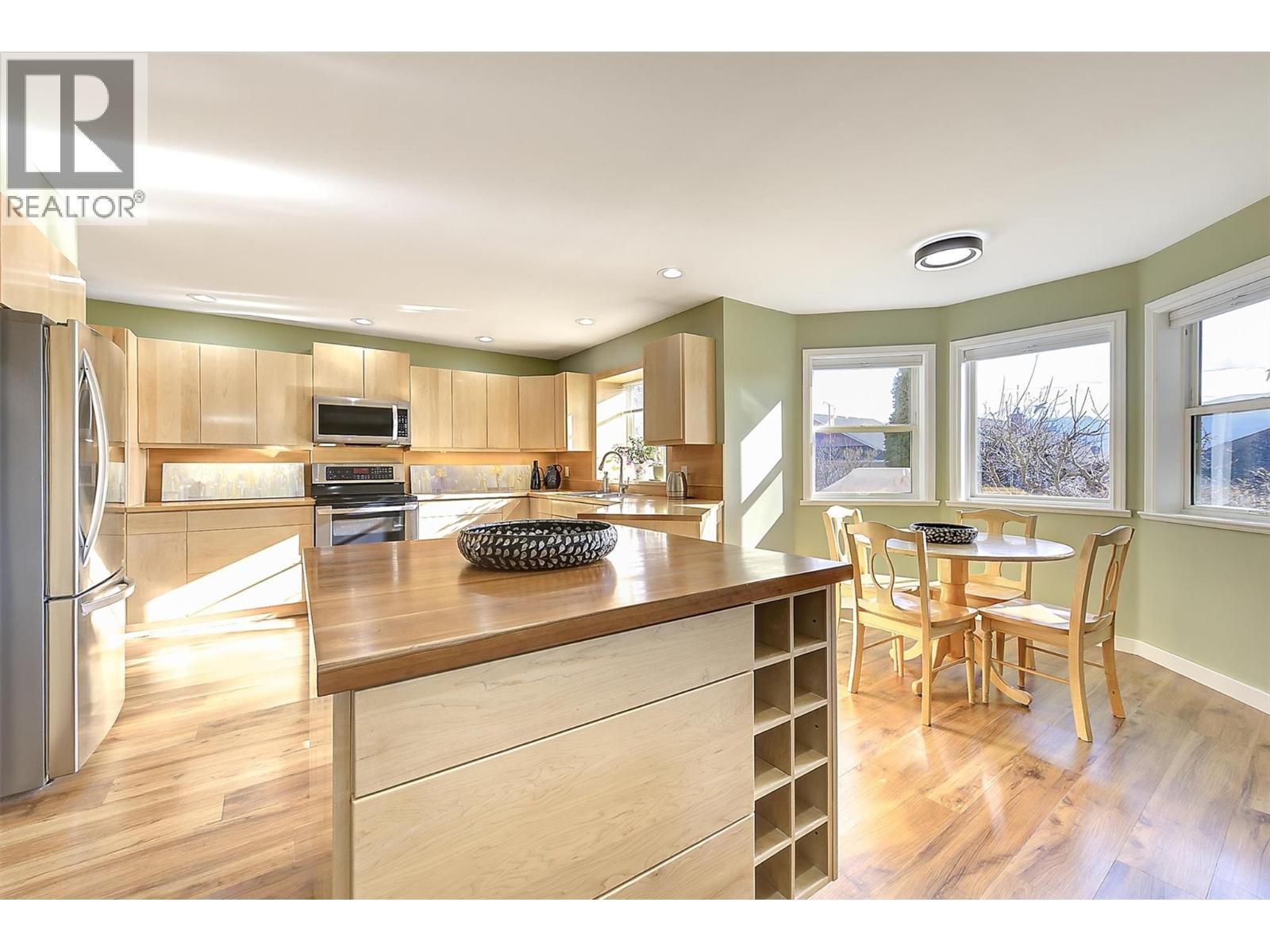 5174 Morrison Crescent, Peachland
