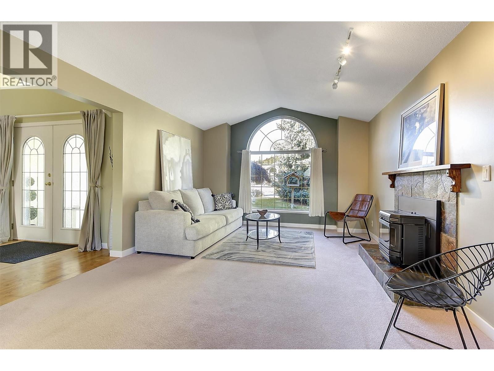 5174 Morrison Crescent, Peachland