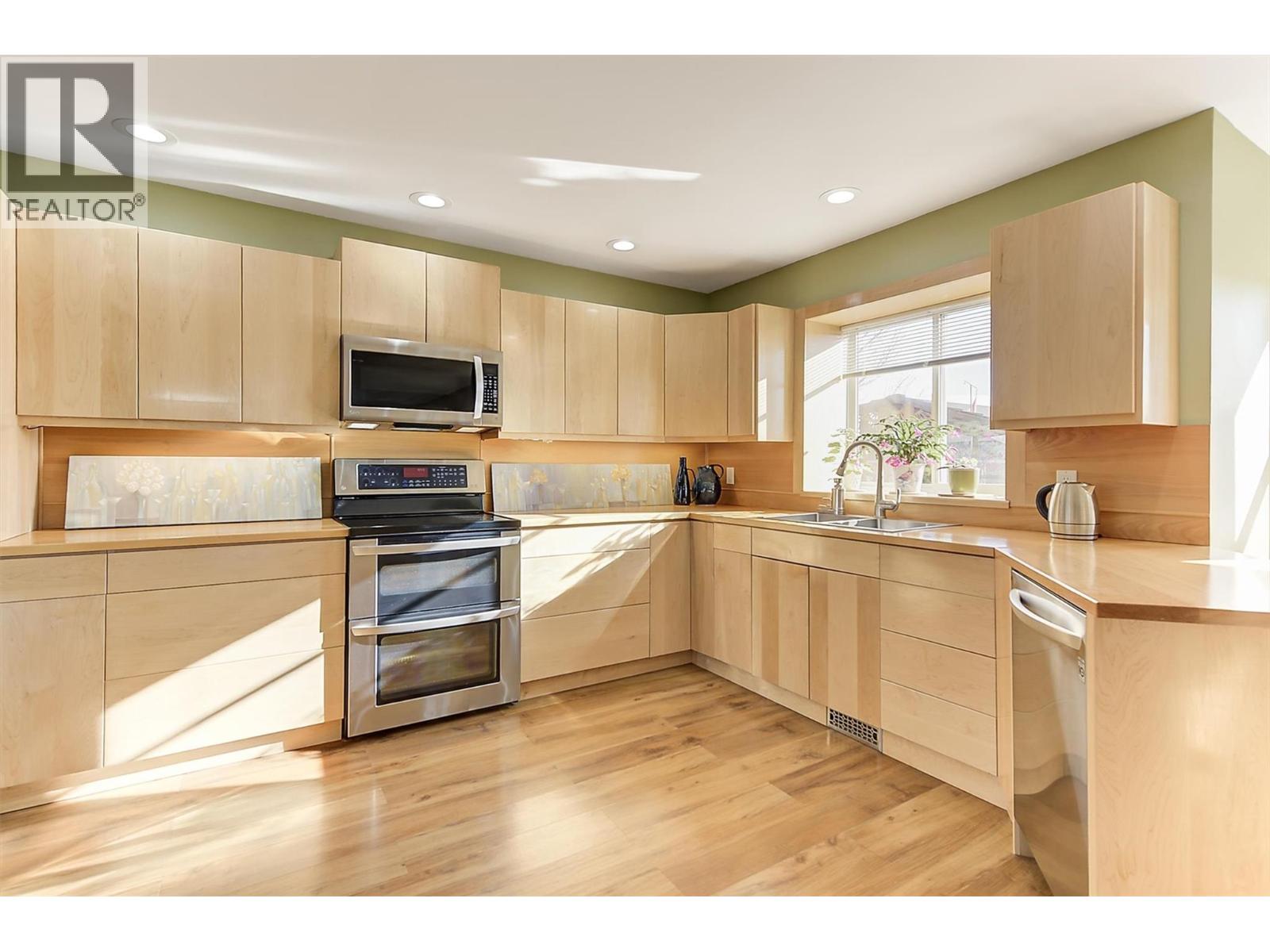 5174 Morrison Crescent, Peachland