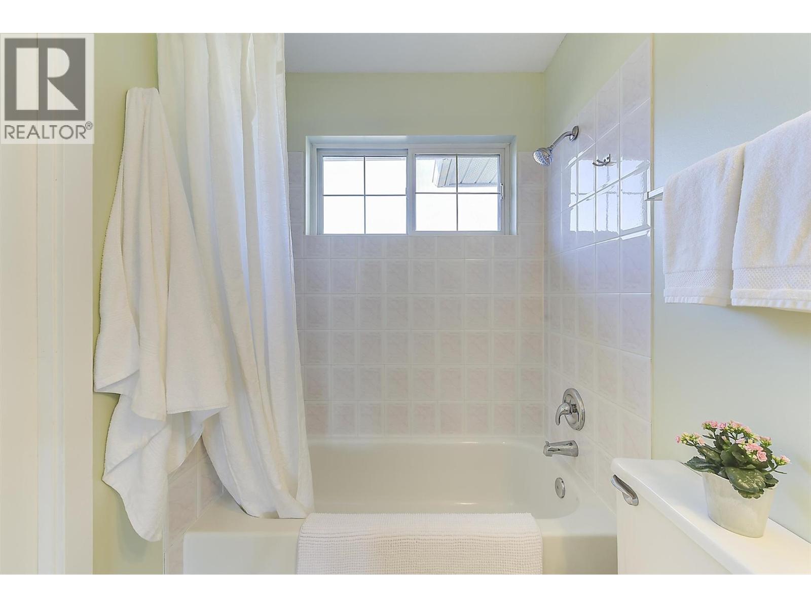 5174 Morrison Crescent, Peachland