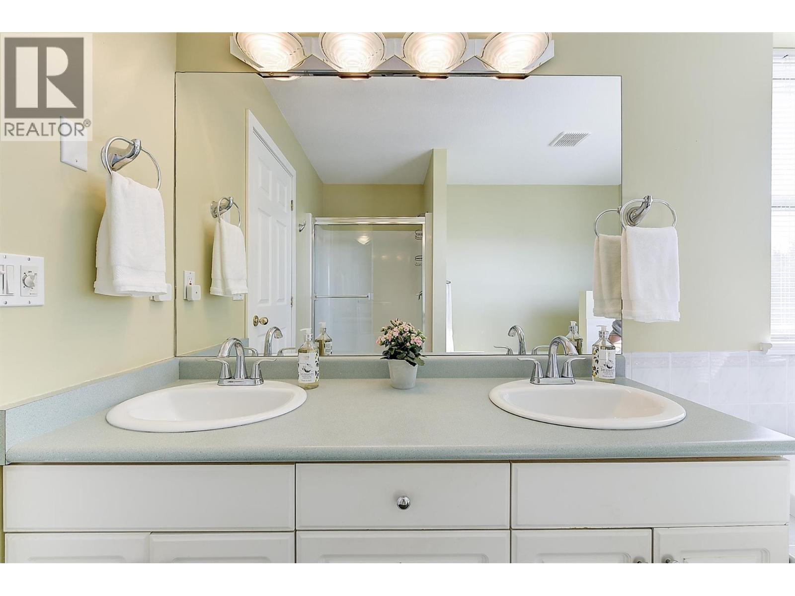 5174 Morrison Crescent, Peachland