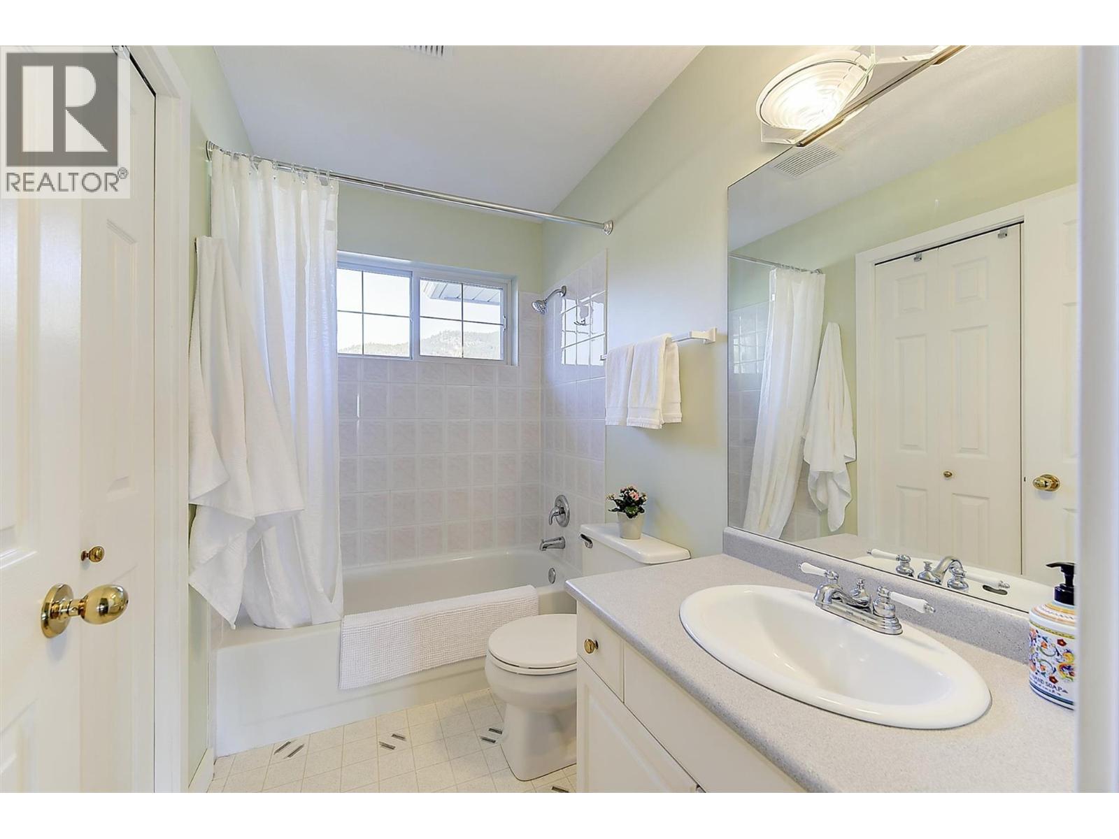 5174 Morrison Crescent, Peachland