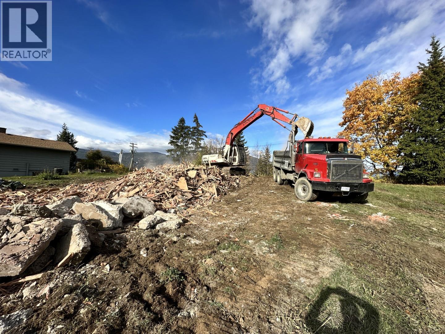  Trans Canada Highway Northeast, Salmon Arm