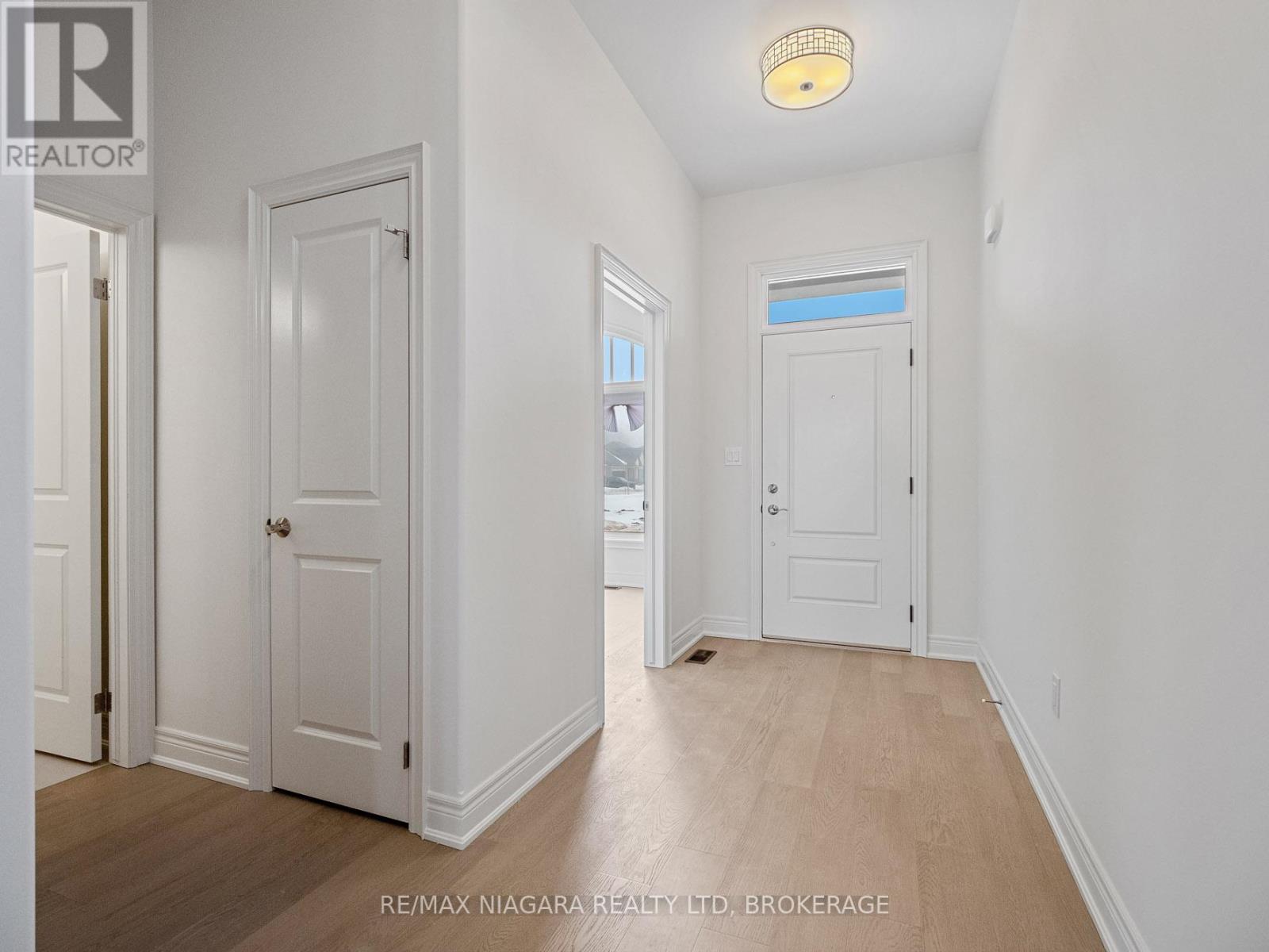 2 - 5 BUTTERNUT CRESCENT - Photo 5 of 41, Fort Erie (Ridgeway), Ontario