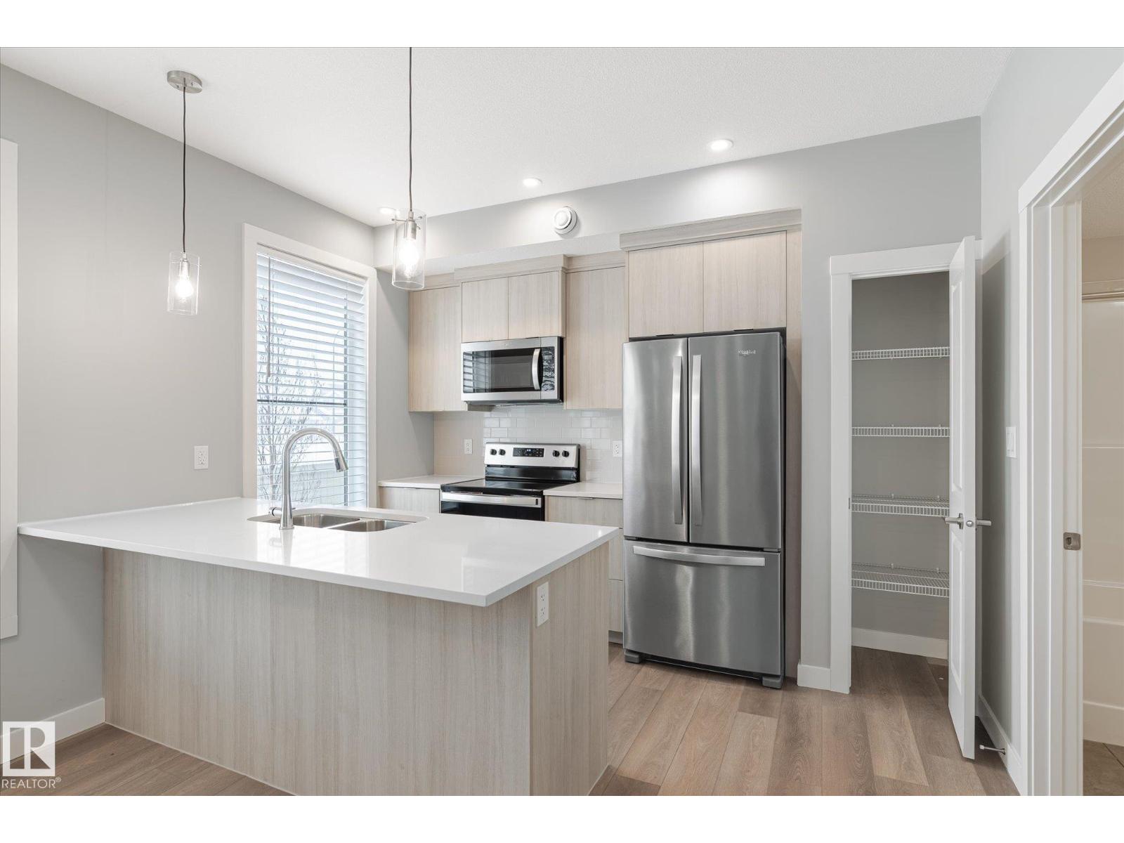 #42 6905 25 AV SW, Edmonton