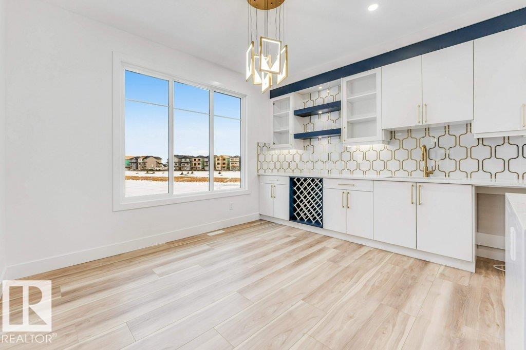 219 Crystal Creek DR, Leduc