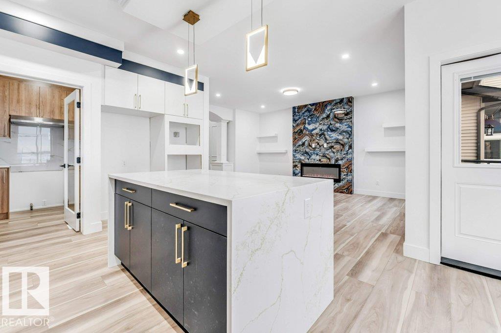 219 Crystal Creek DR, Leduc