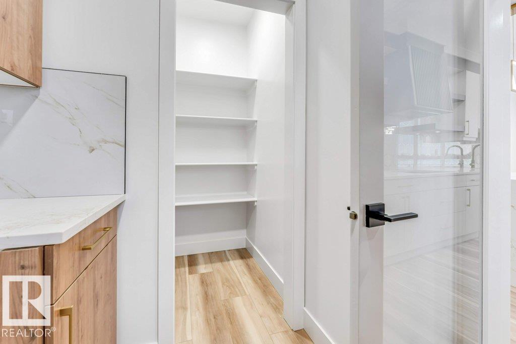 219 Crystal Creek DR, Leduc