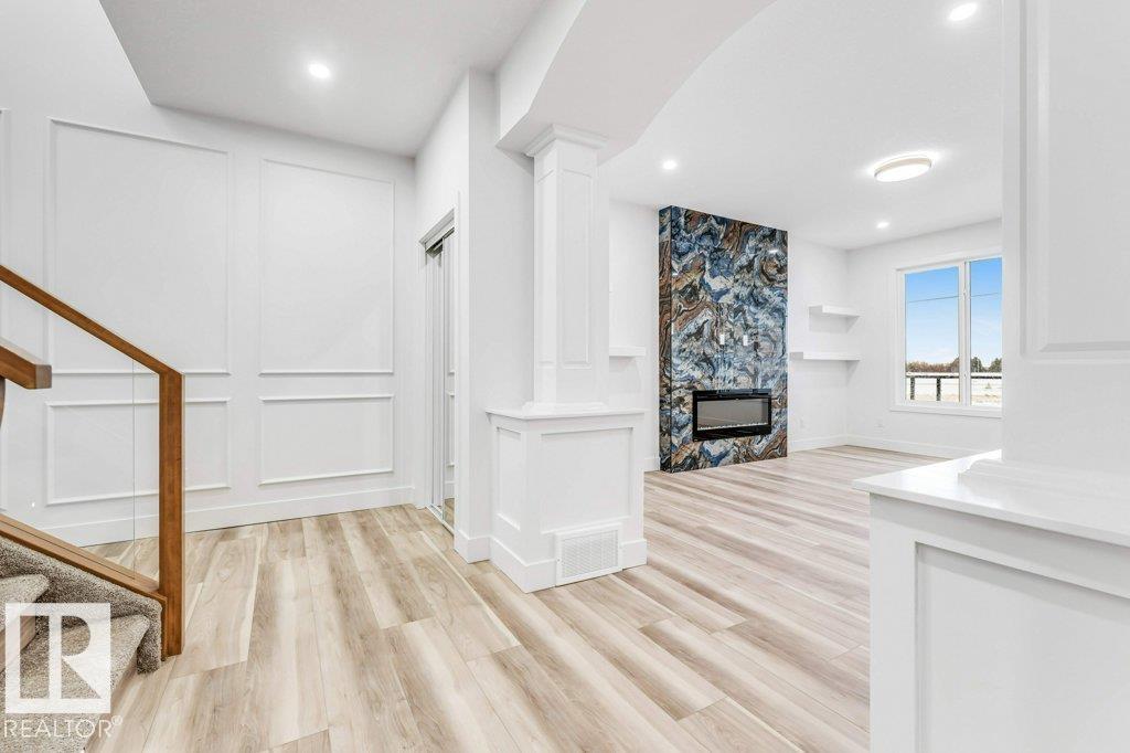 219 Crystal Creek DR, Leduc