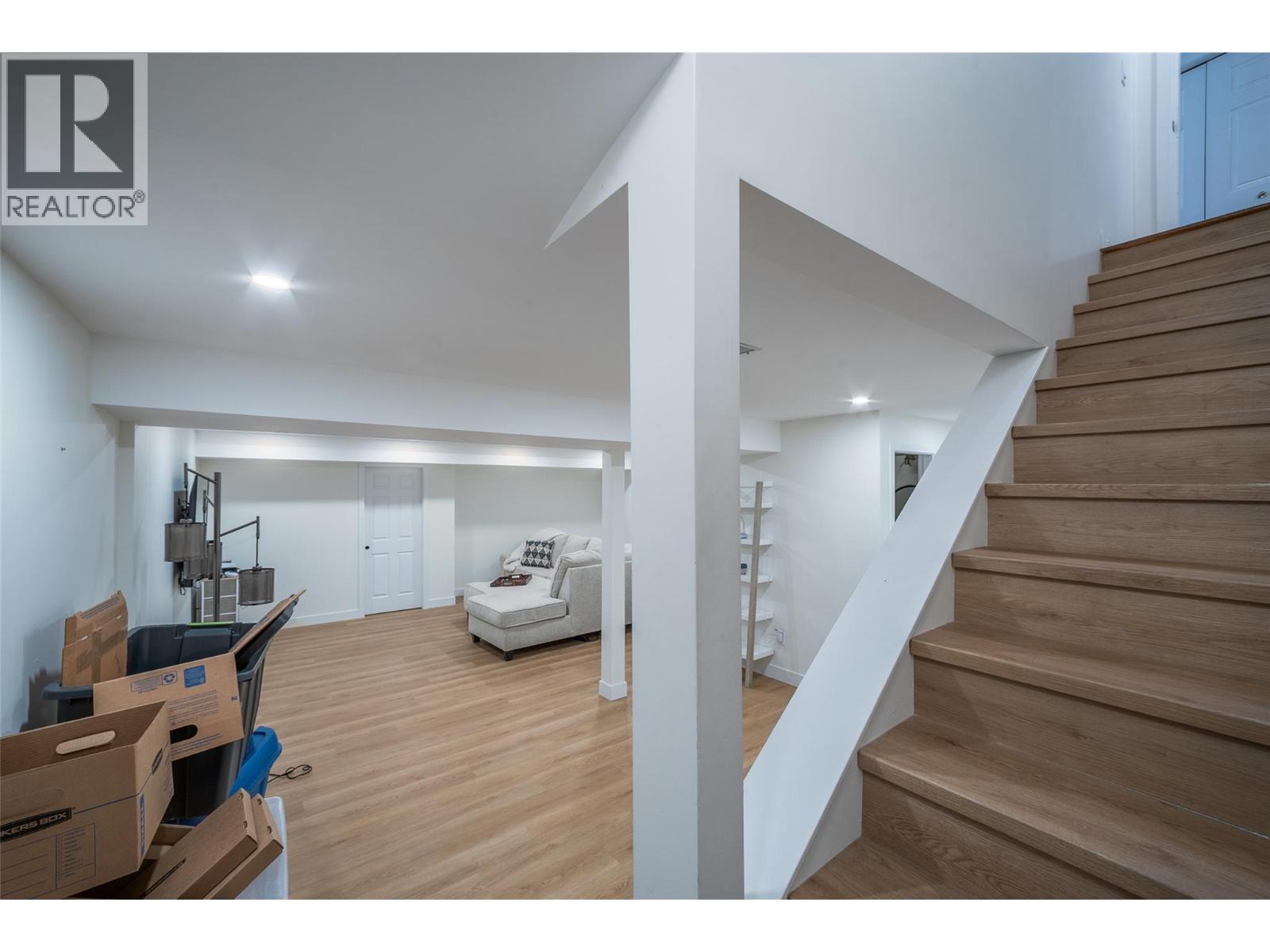 514 Hawes Court, Kelowna