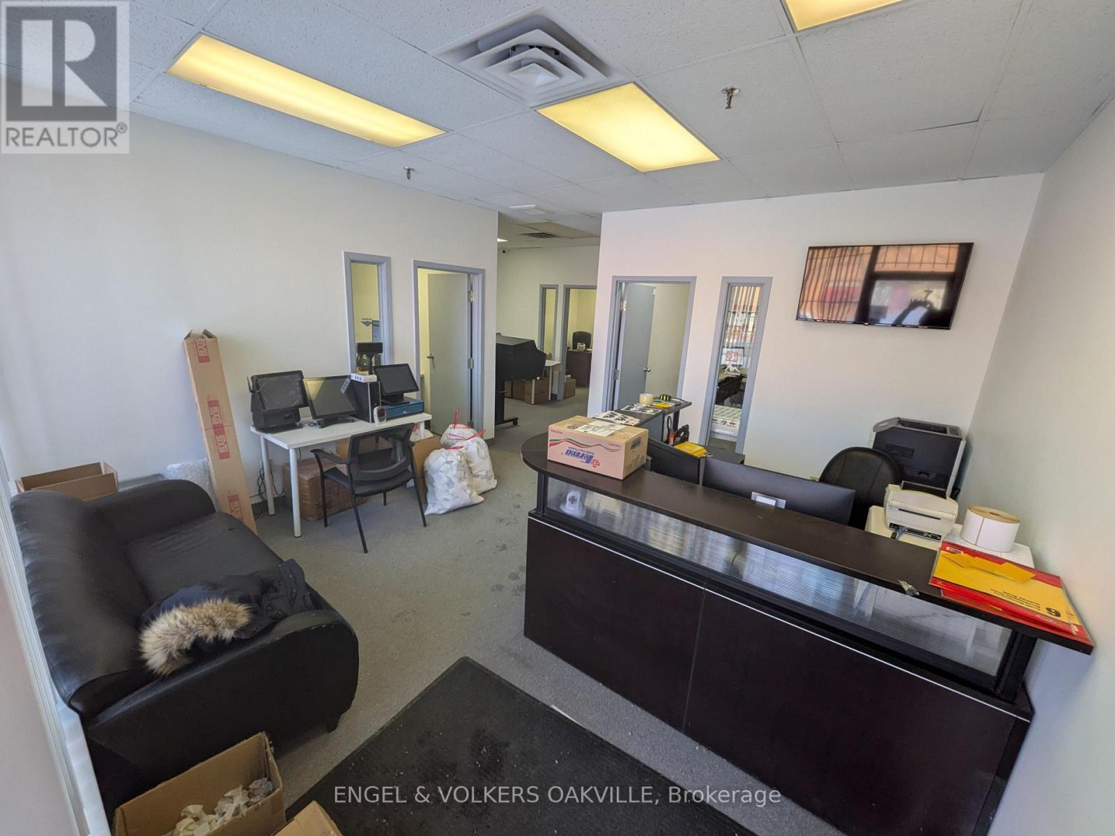 7 - 215 TRADERS BOULEVARD - Photo 2 of 13, Mississauga (Gateway), Ontario