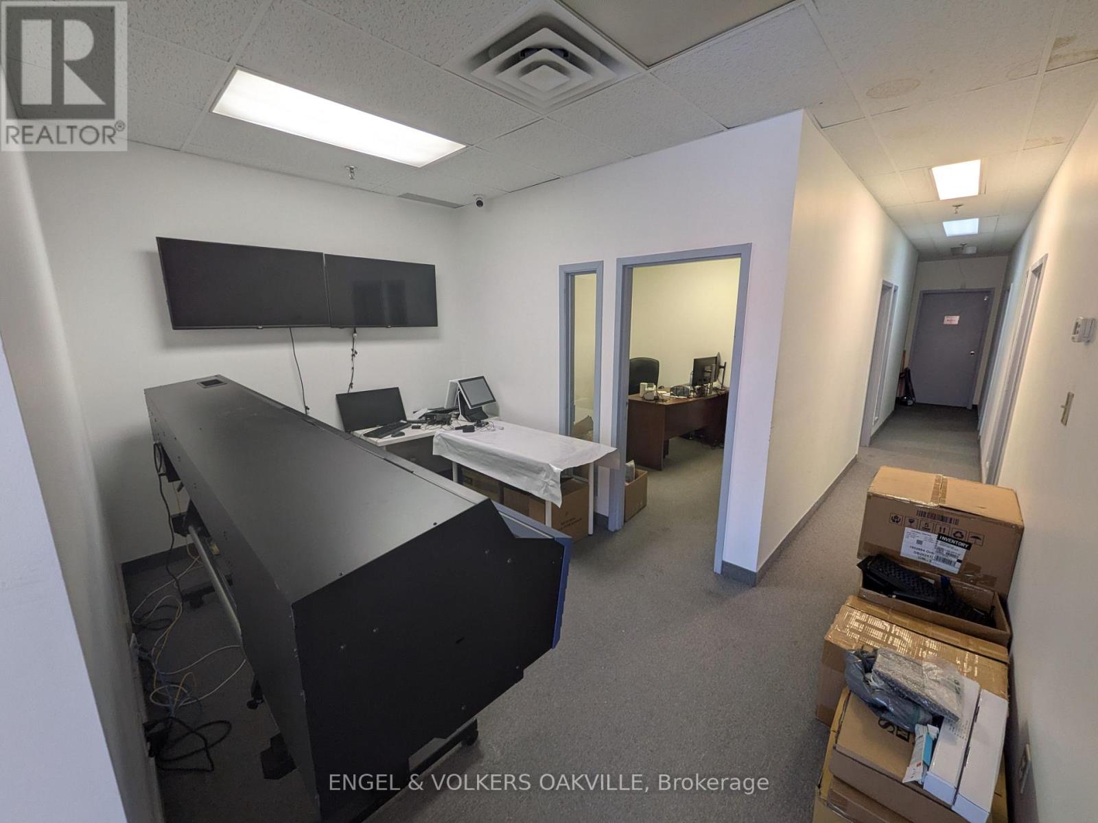 7 - 215 TRADERS BOULEVARD - Photo 4 of 13, Mississauga (Gateway), Ontario