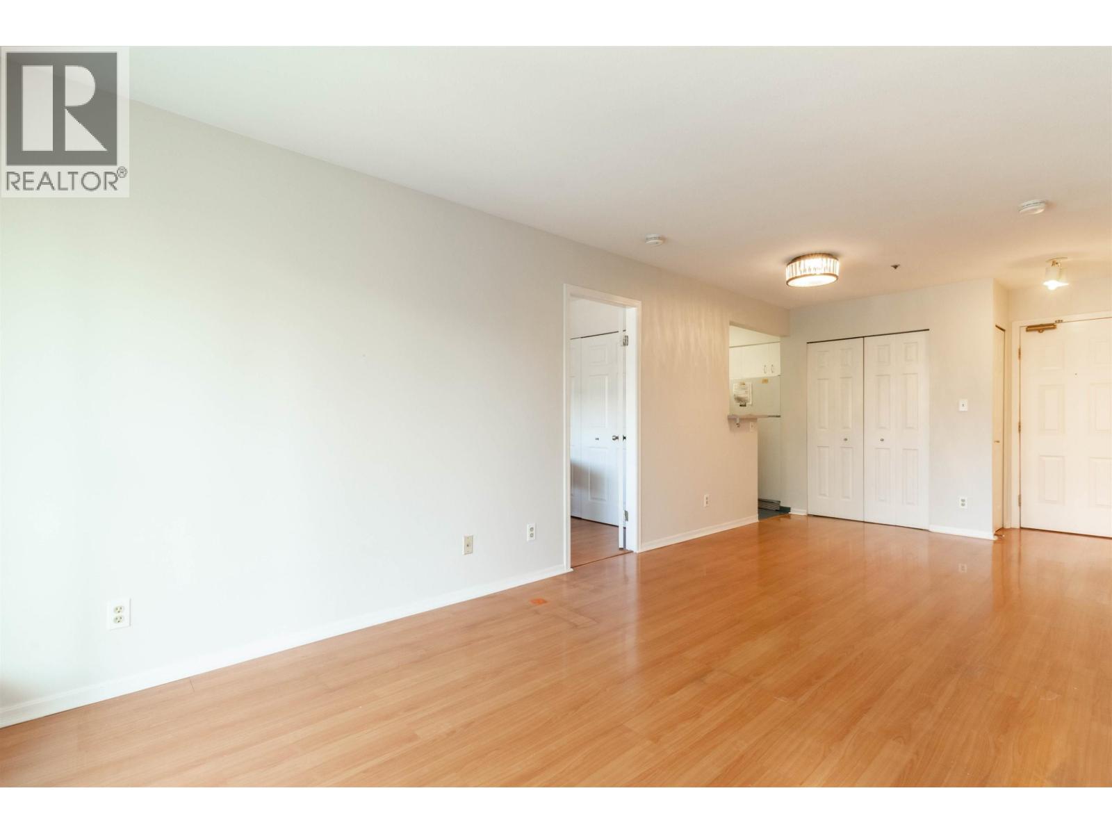 205 2238 ETON STREET - Photo 3 of 18, Vancouver, British Columbia