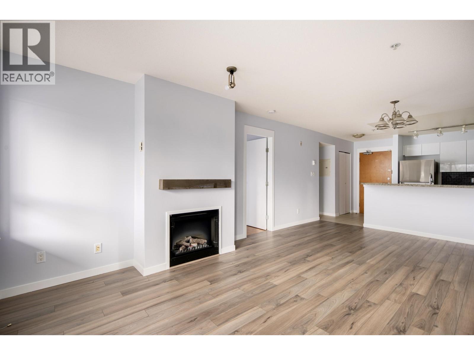 215 8060 JONES ROAD, Richmond