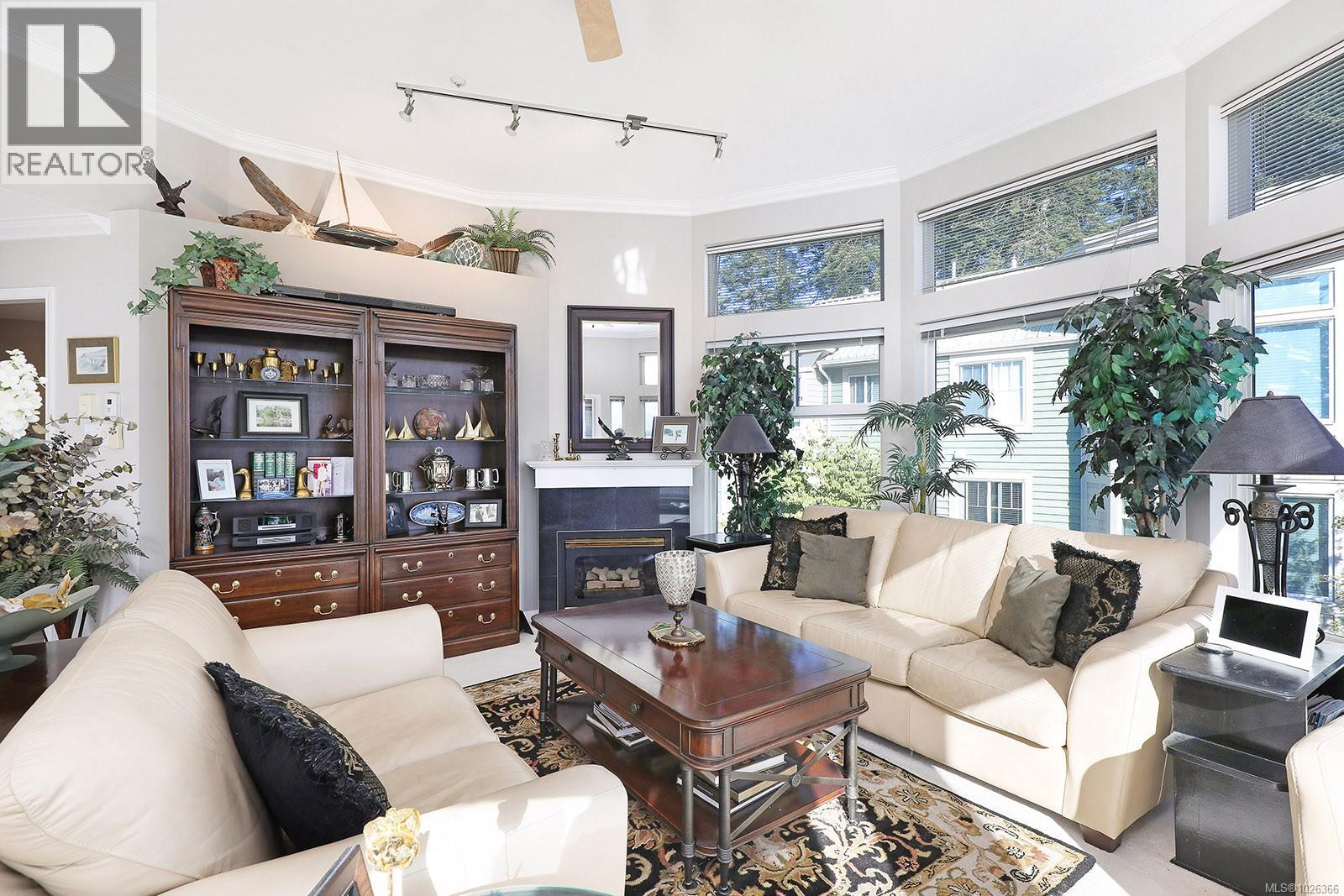 206 2275 Comox Ave, Comox