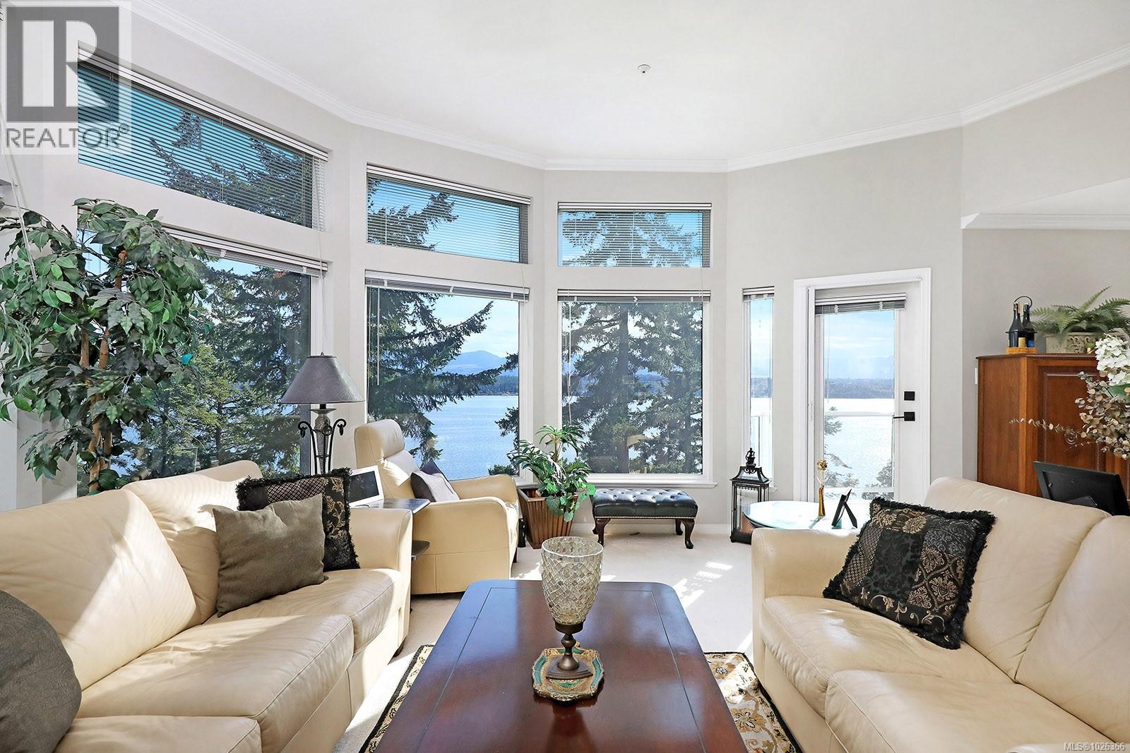 206 2275 Comox Ave, Comox