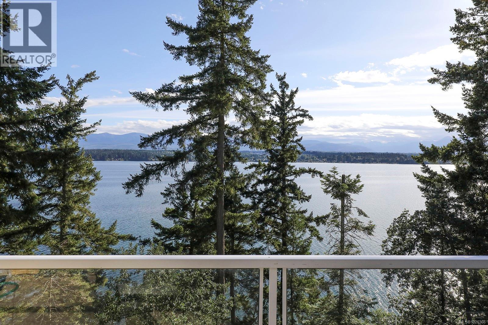 206 2275 Comox Ave, Comox