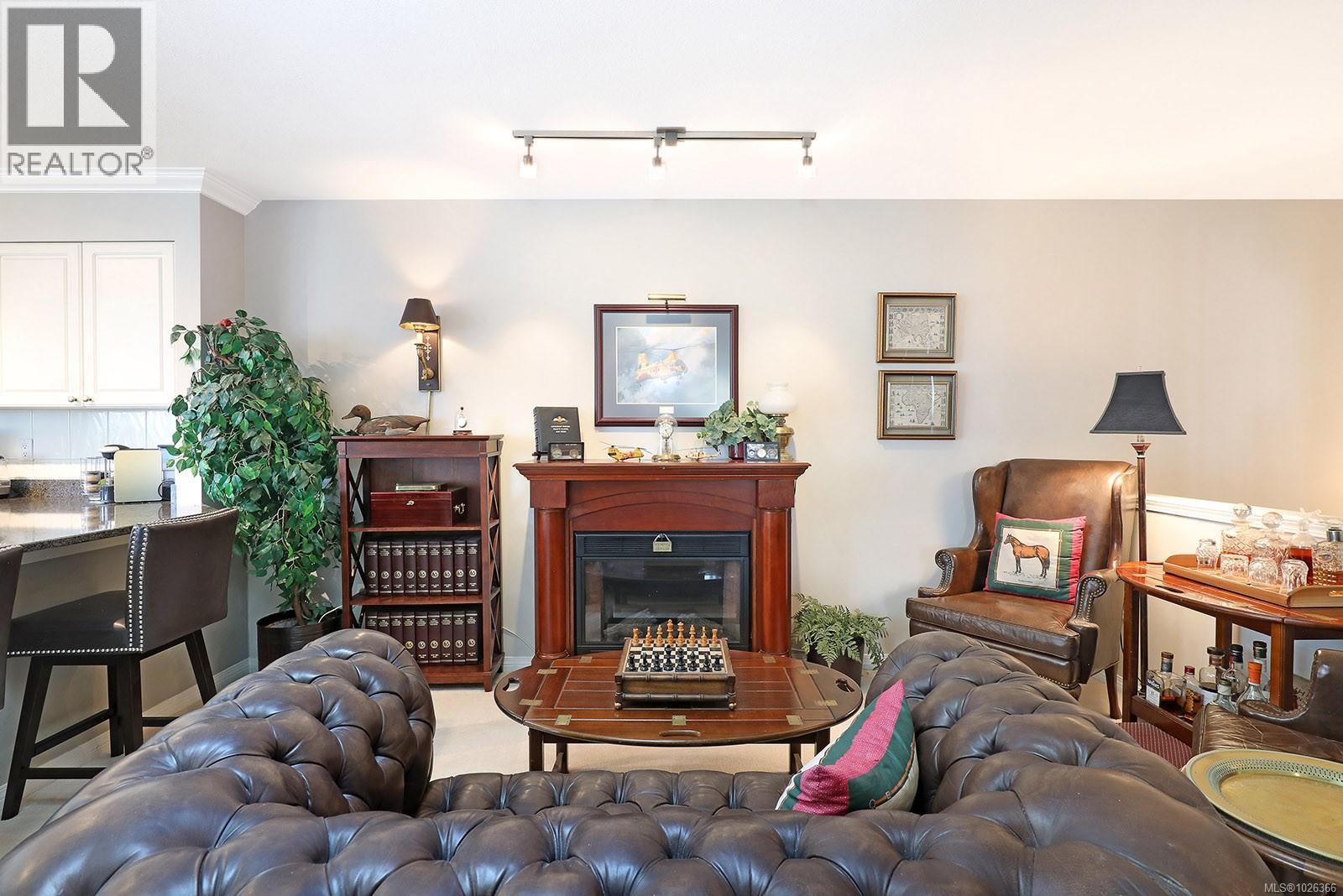 206 2275 Comox Ave, Comox