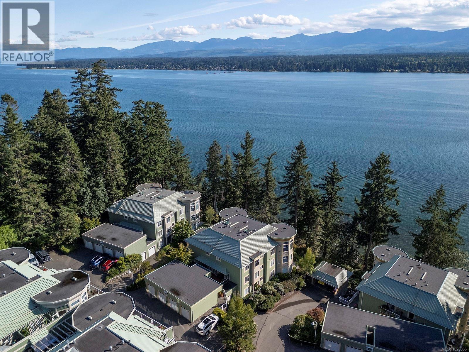 206 2275 Comox Ave, Comox