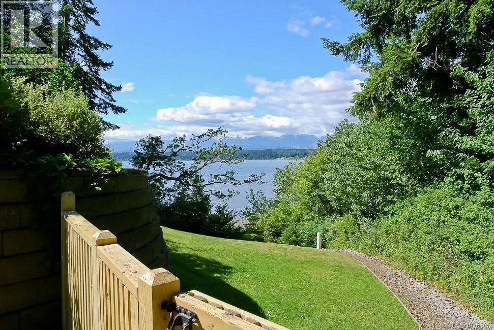 206 2275 Comox Ave, Comox