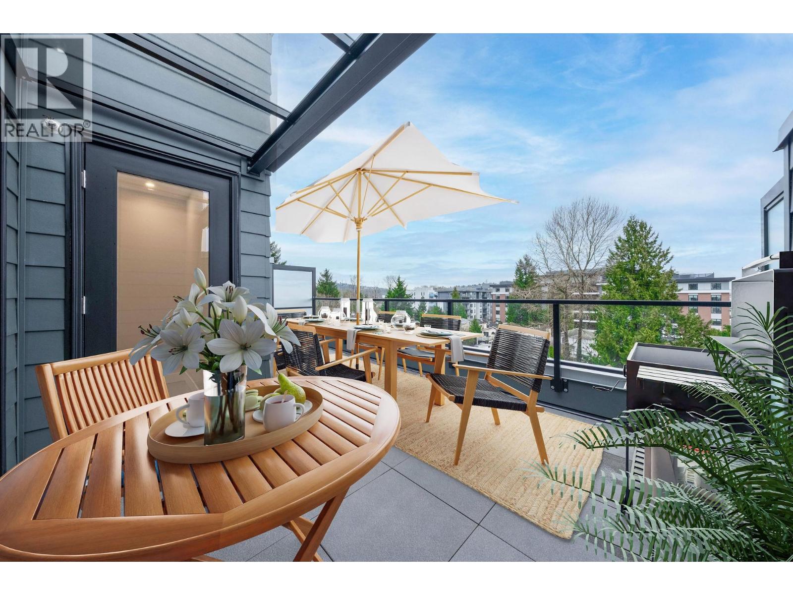 311 342 MOUNTAIN HIGHWAY - Main photo, North Vancouver, British Columbia