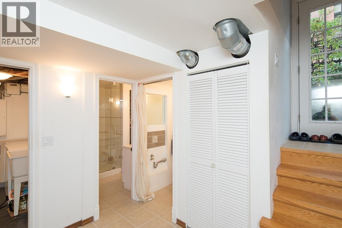 2305 W 3RD AVENUE, Vancouver