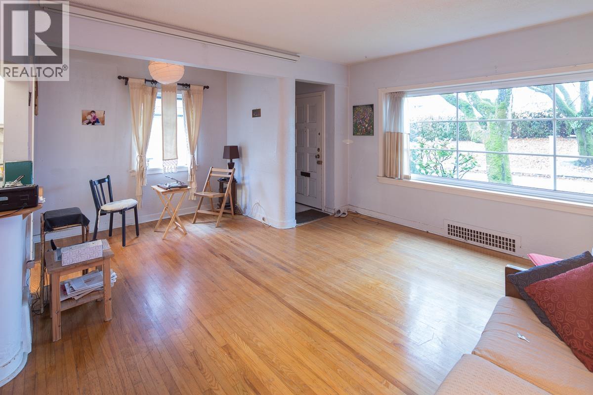 2305 W 3RD AVENUE, Vancouver