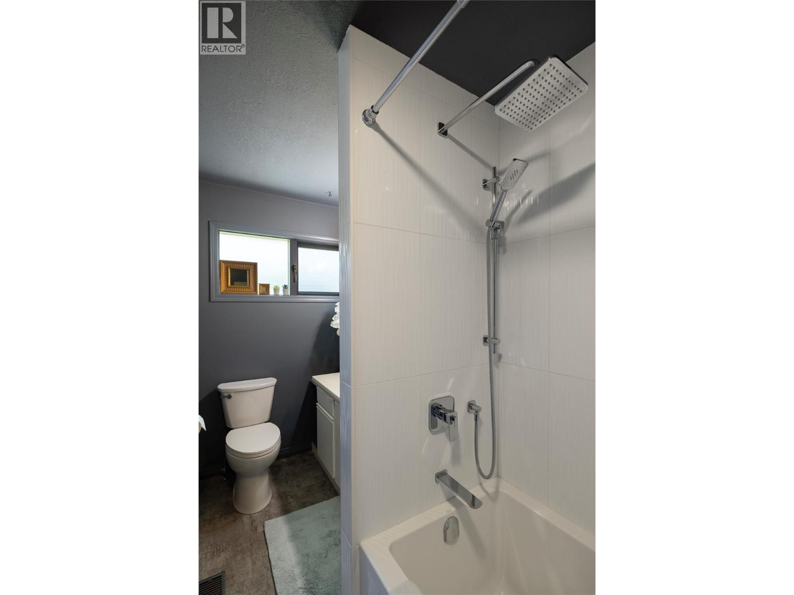 3429 Larch Drive, Spallumcheen