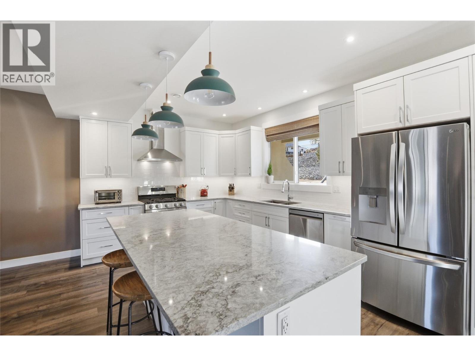  6390 Okanagan Street, Oliver