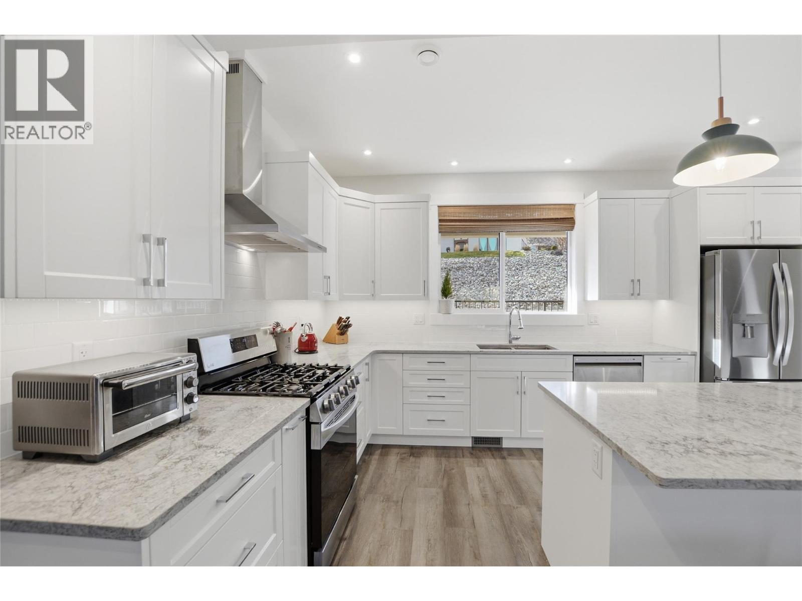  6390 Okanagan Street, Oliver