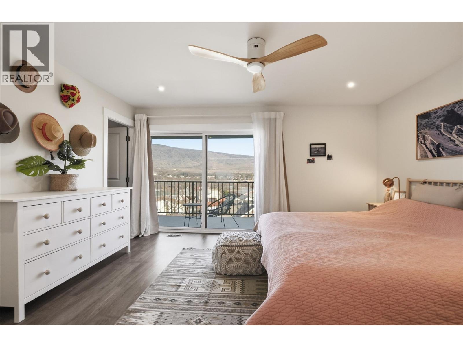  6390 Okanagan Street, Oliver