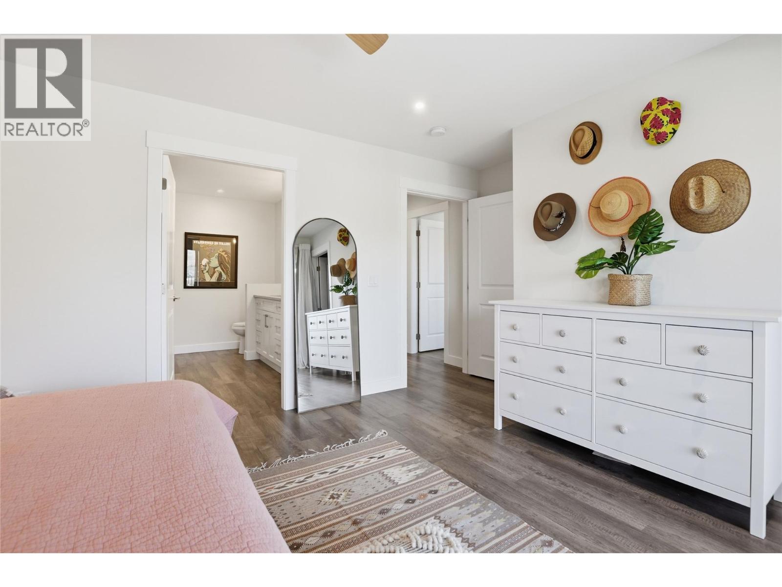  6390 Okanagan Street, Oliver