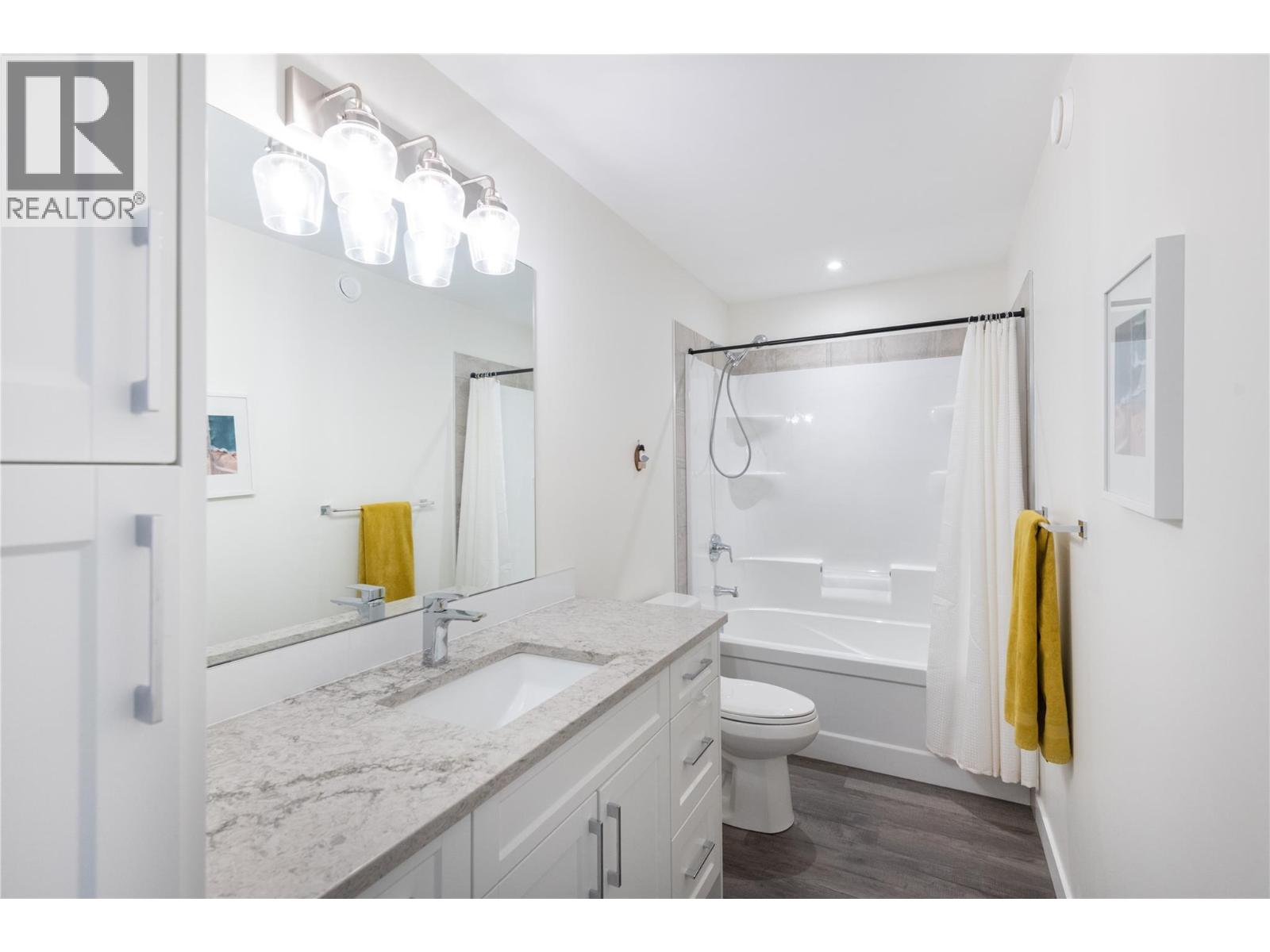 6390 Okanagan Street - 26