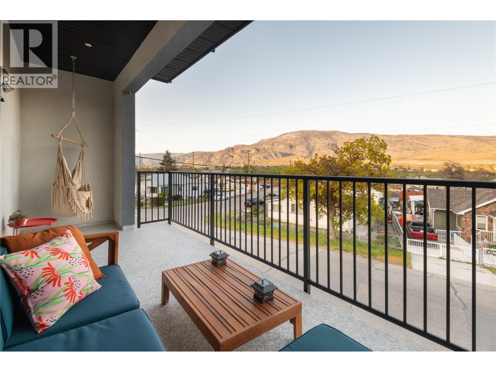  6390 Okanagan Street, Oliver