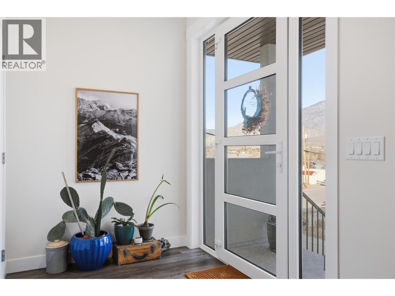  6390 Okanagan Street, Oliver