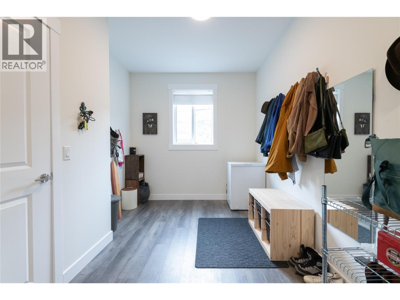  6390 Okanagan Street, Oliver