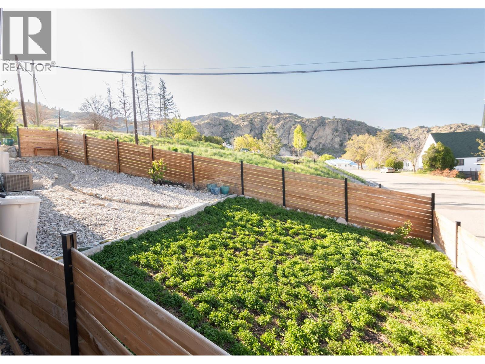  6390 Okanagan Street, Oliver