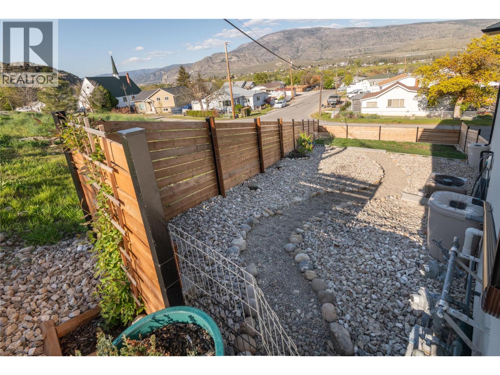  6390 Okanagan Street, Oliver