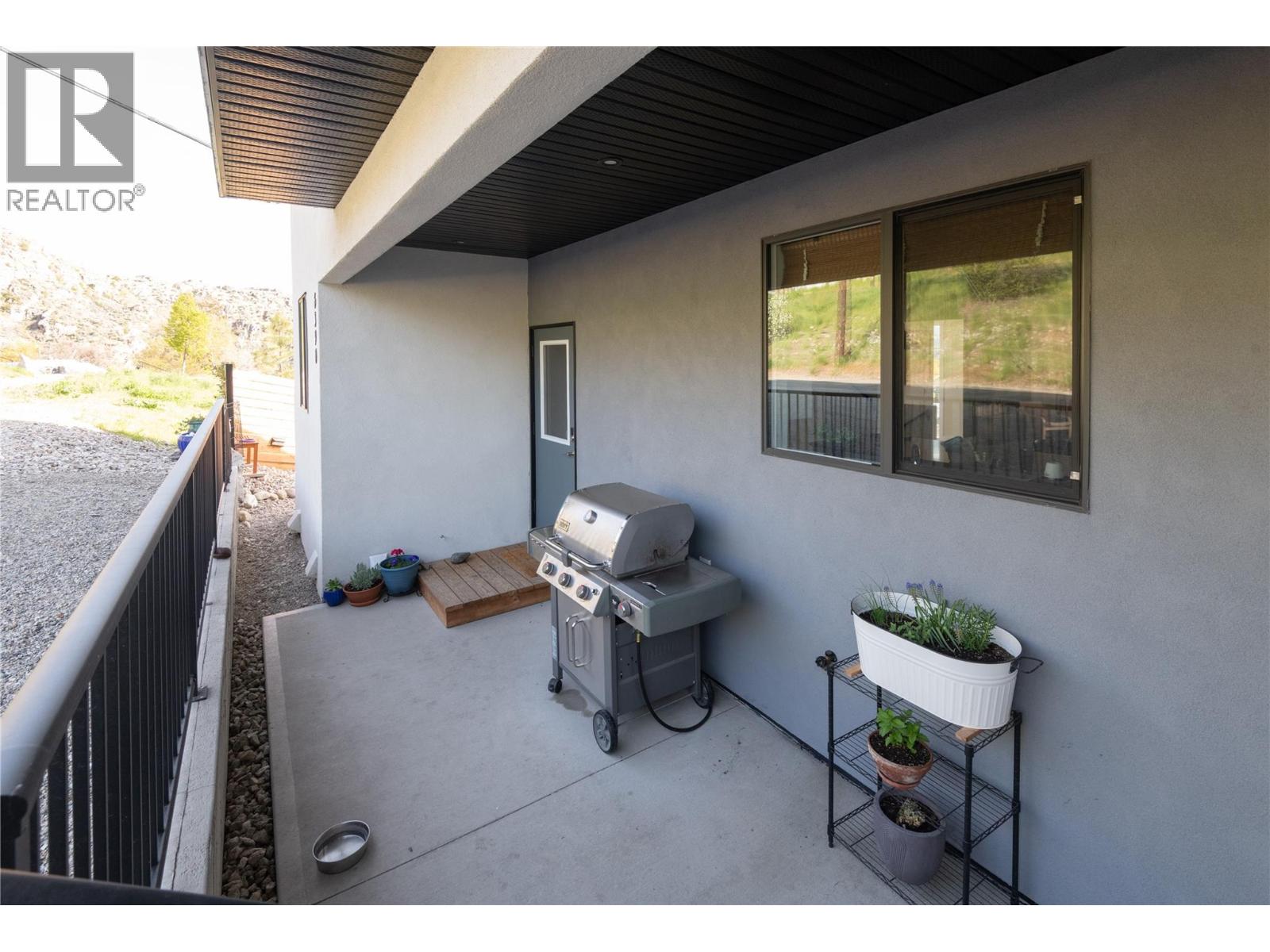  6390 Okanagan Street, Oliver