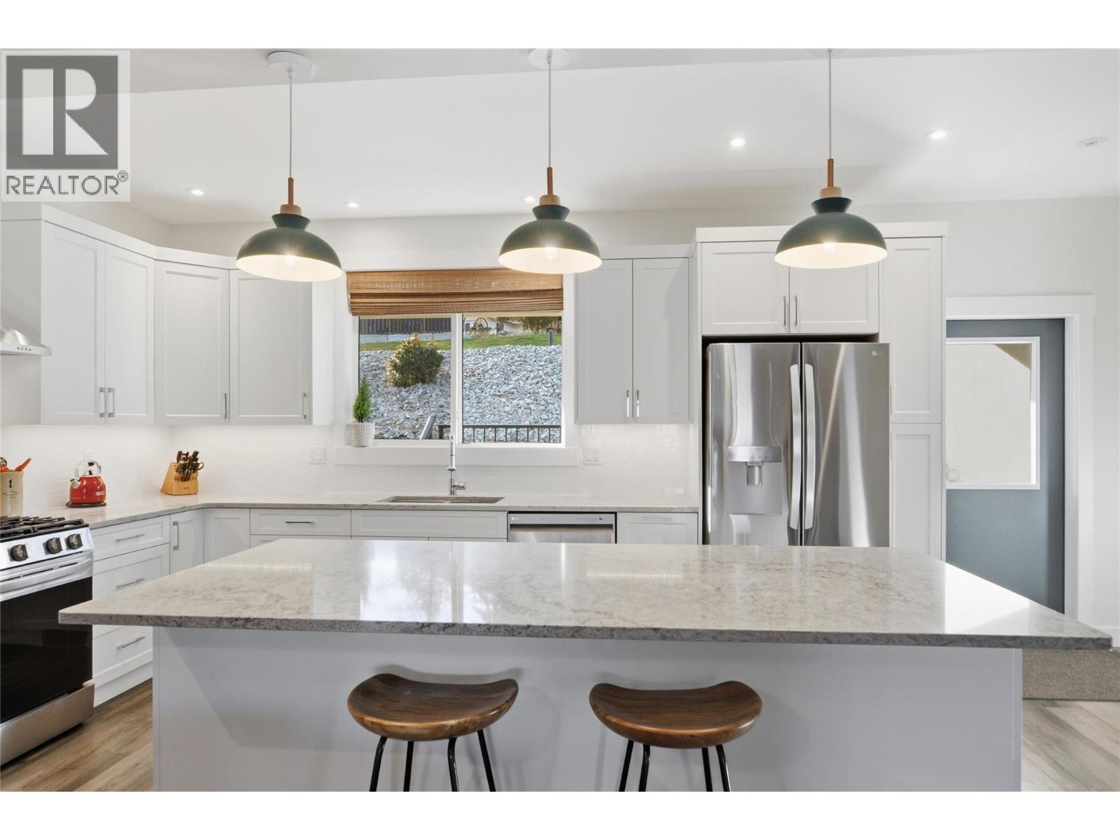  6390 Okanagan Street, Oliver