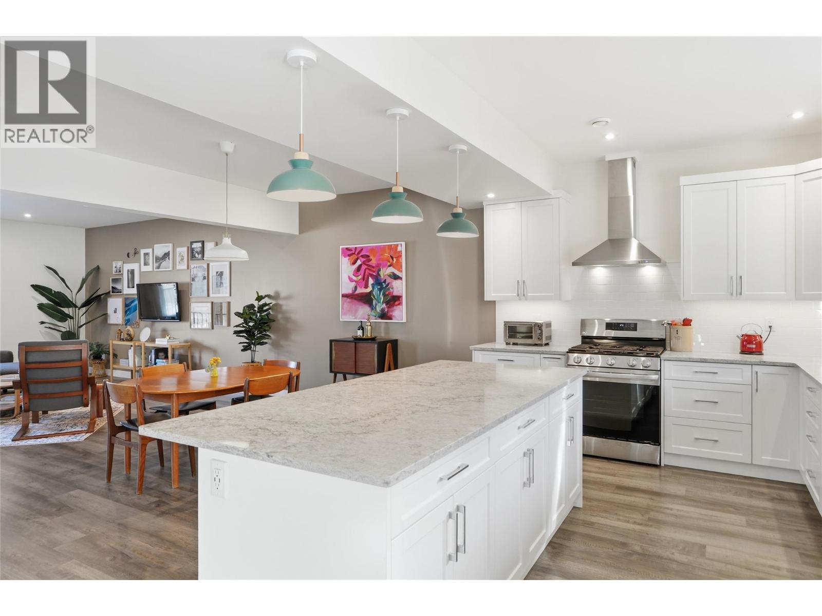  6390 Okanagan Street, Oliver