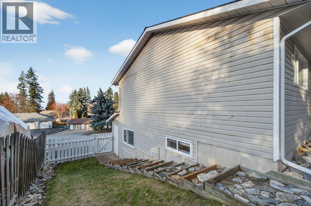 1610 16 Avenue SE, Salmon Arm