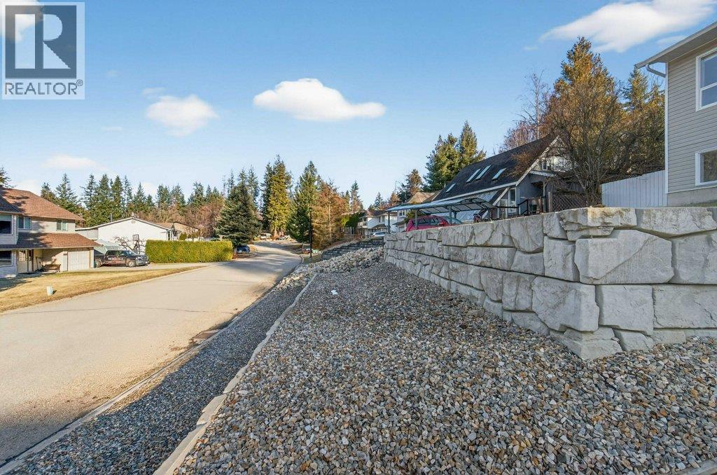 1610 16 Avenue SE, Salmon Arm