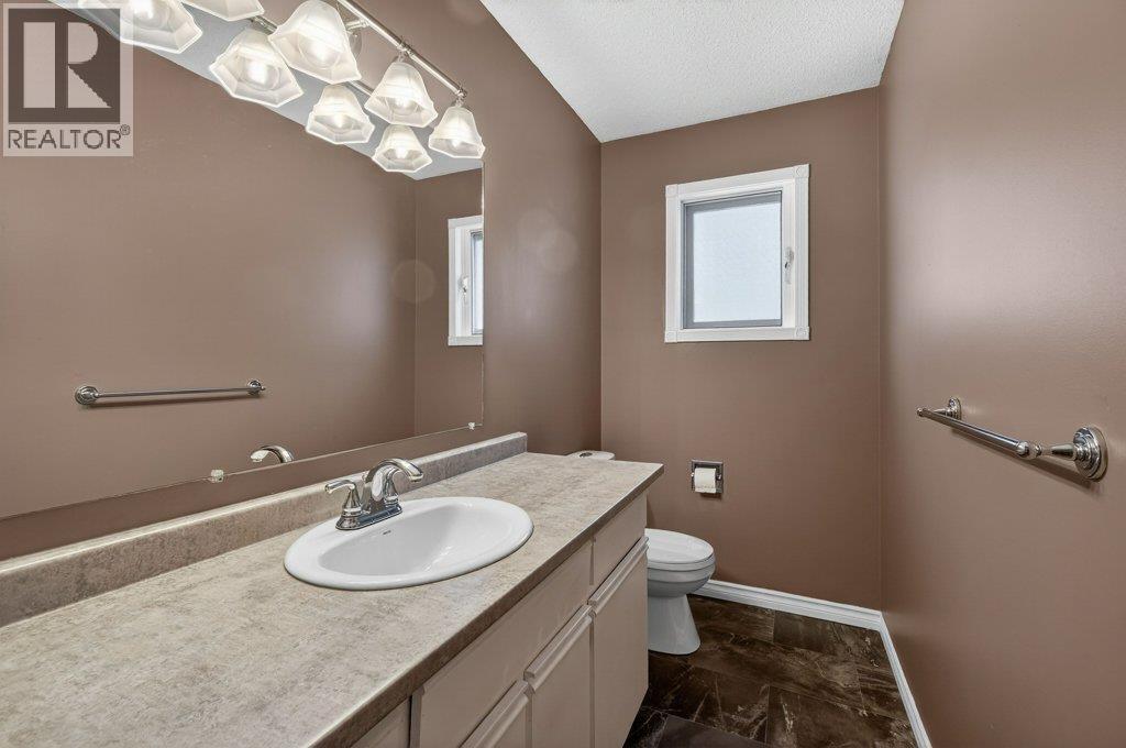 1610 16 Avenue SE, Salmon Arm