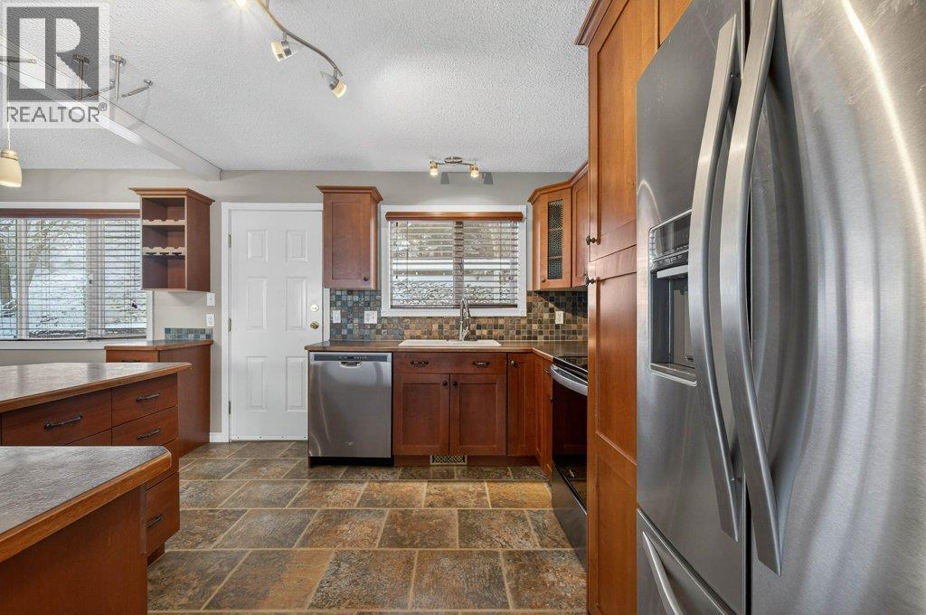 1610 16 Avenue SE, Salmon Arm