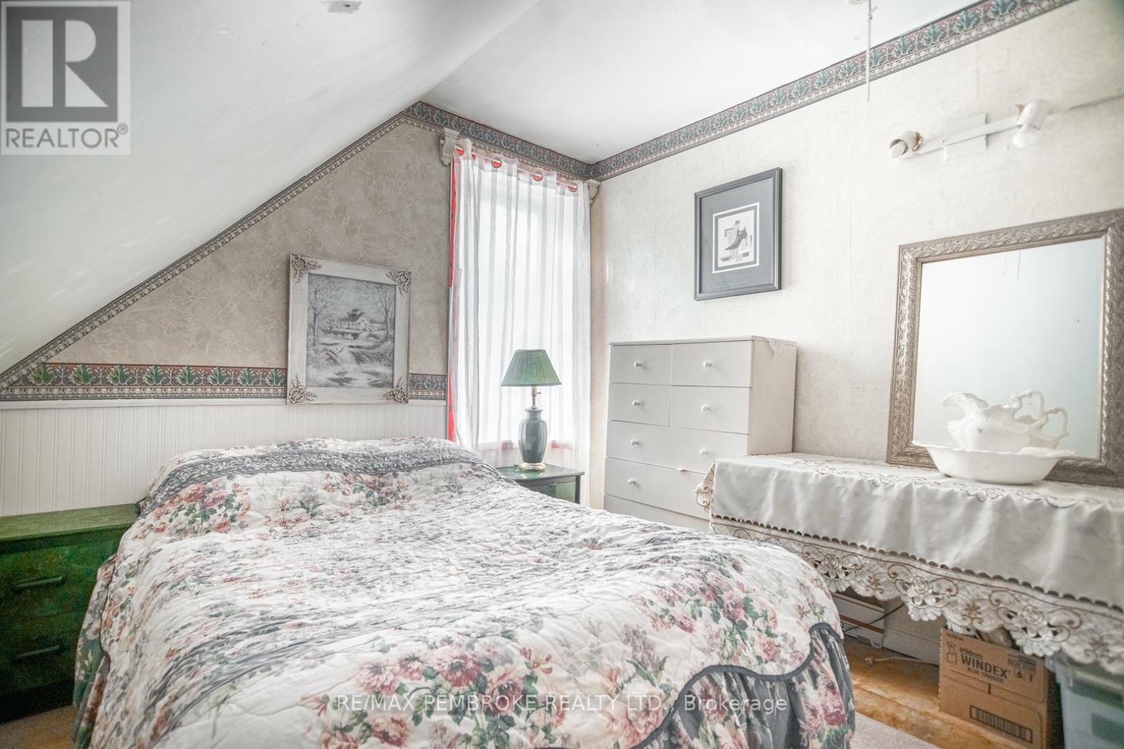 476 AIRPORT ROAD - Photo 3 of 36, Petawawa, Ontario