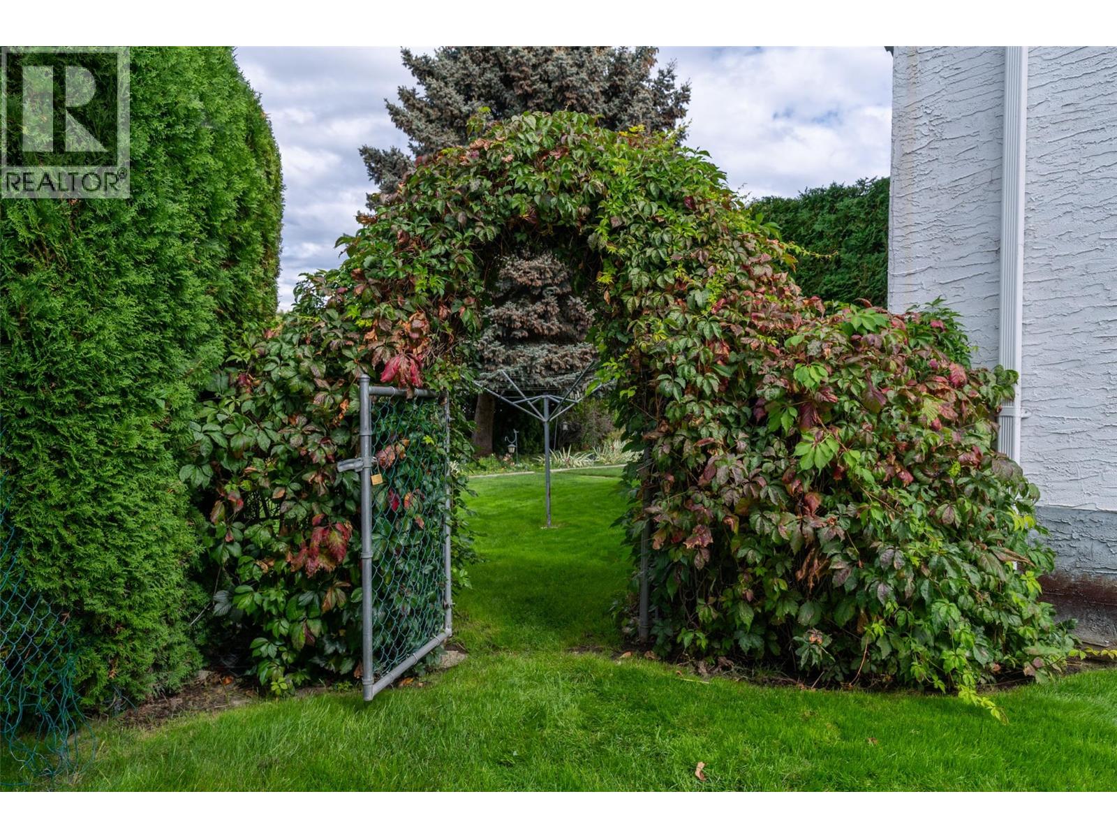 780 Dundee Road, Kelowna